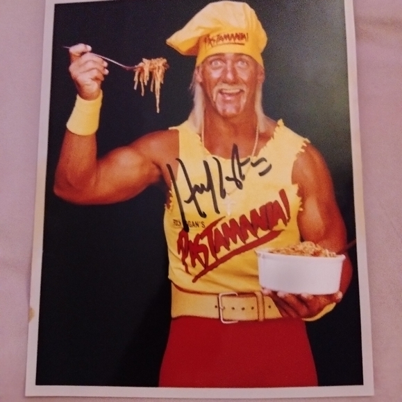 Hulk Hogan ( WWF WWE ) Autographed Signed 8x10 Photo - Picture 1 of 1